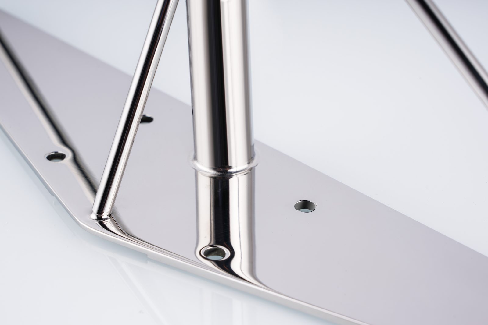 Mirror-polished and brushed stainless steel components